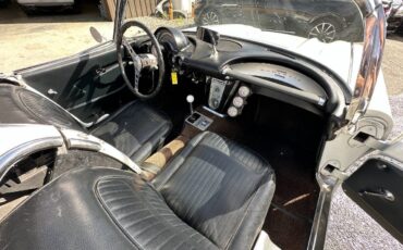 Chevrolet-Corvette-1958-Convertible-13