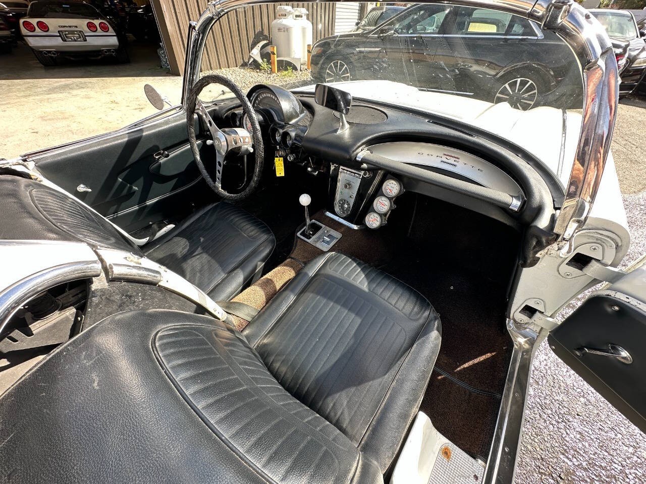 Chevrolet-Corvette-1958-Convertible-13