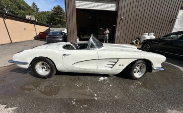 Chevrolet-Corvette-1958-Convertible-3