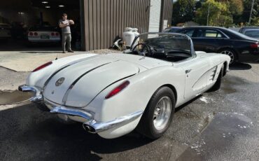 Chevrolet-Corvette-1958-Convertible-4