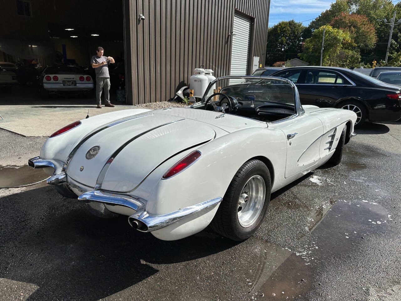 Chevrolet-Corvette-1958-Convertible-4