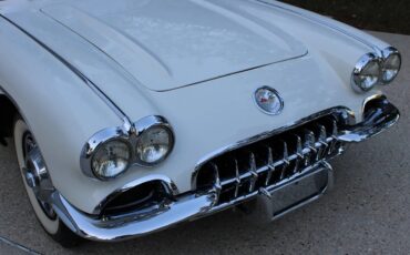 Chevrolet-Corvette-1959-15