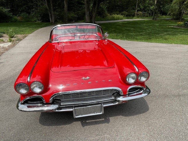 Chevrolet-Corvette-1961-Convertible-11