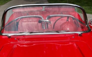 Chevrolet-Corvette-1961-Convertible-12