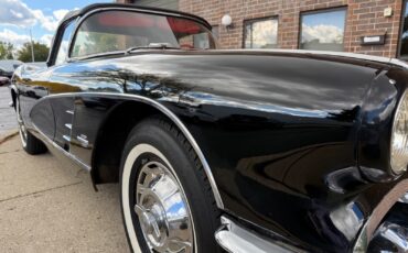 Chevrolet-Corvette-1961-Convertible-12
