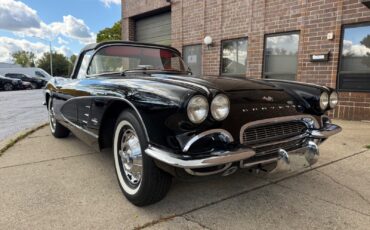 Chevrolet-Corvette-1961-Convertible-13