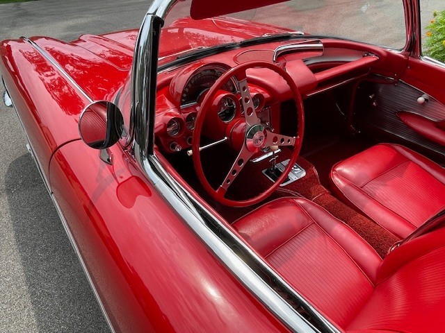 Chevrolet-Corvette-1961-Convertible-20