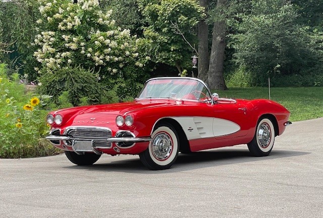 Chevrolet-Corvette-1961-Convertible-23