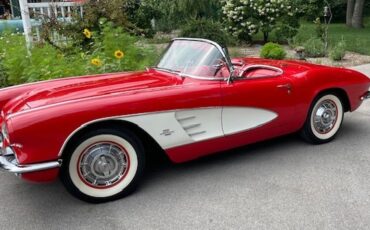 Chevrolet-Corvette-1961-Convertible-24