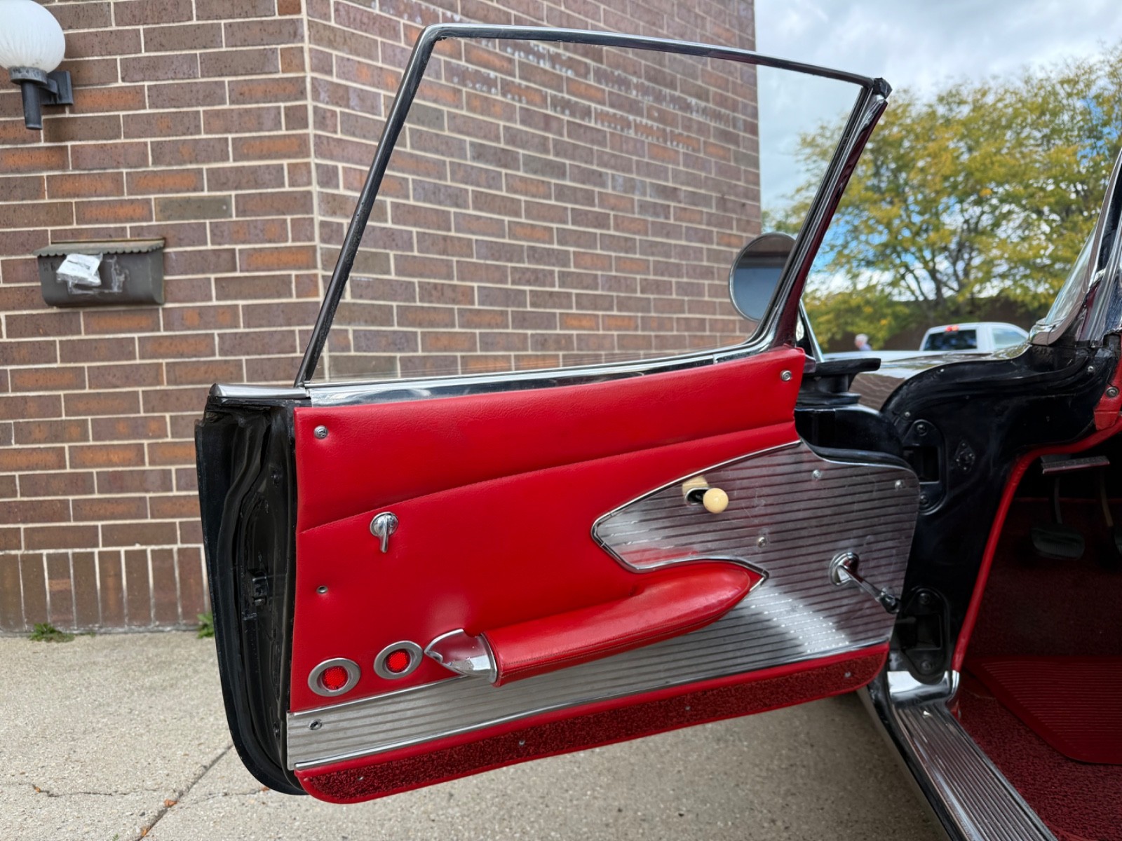 Chevrolet-Corvette-1961-Convertible-25