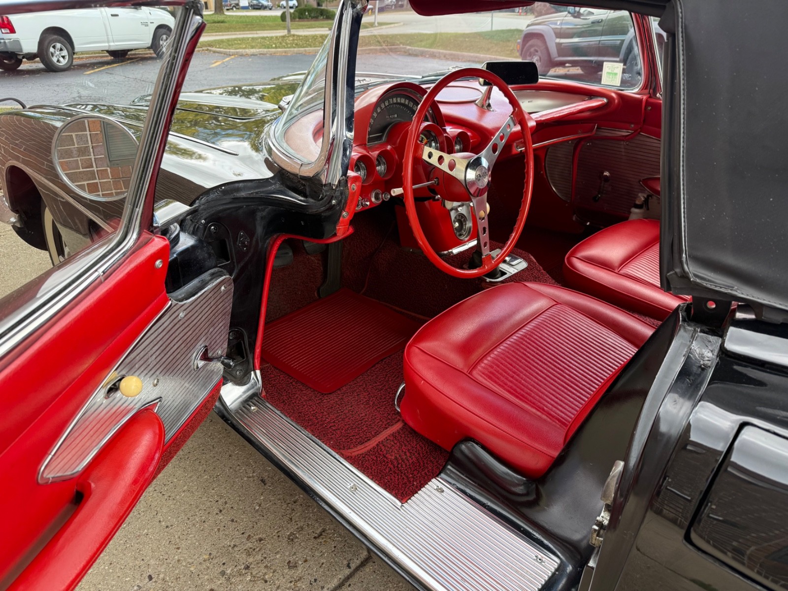 Chevrolet-Corvette-1961-Convertible-26