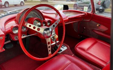 Chevrolet-Corvette-1961-Convertible-28