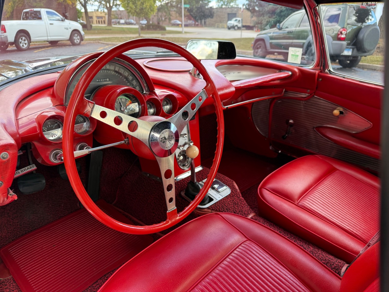 Chevrolet-Corvette-1961-Convertible-28