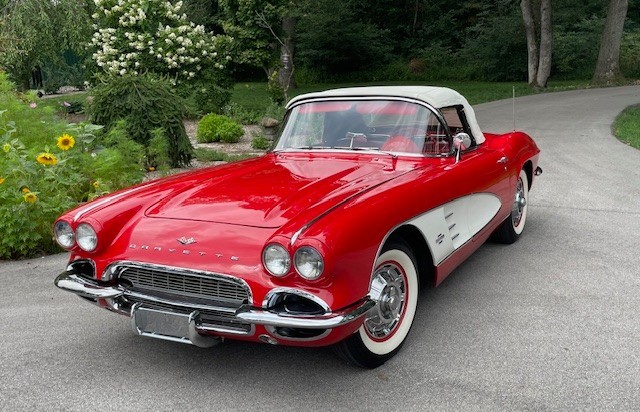 Chevrolet-Corvette-1961-Convertible-29