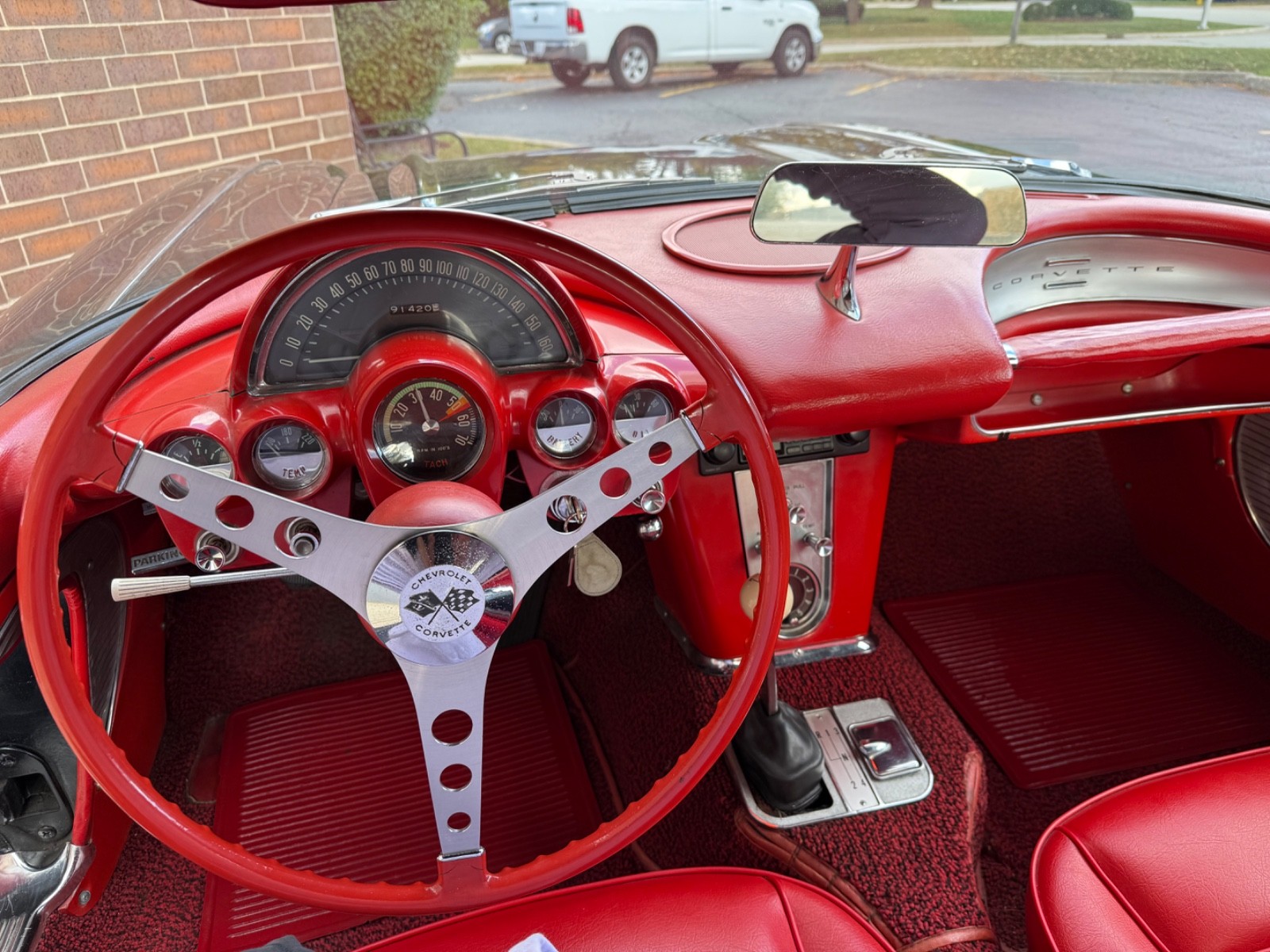 Chevrolet-Corvette-1961-Convertible-29