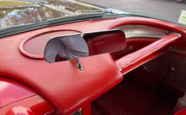 Chevrolet-Corvette-1961-Convertible-31