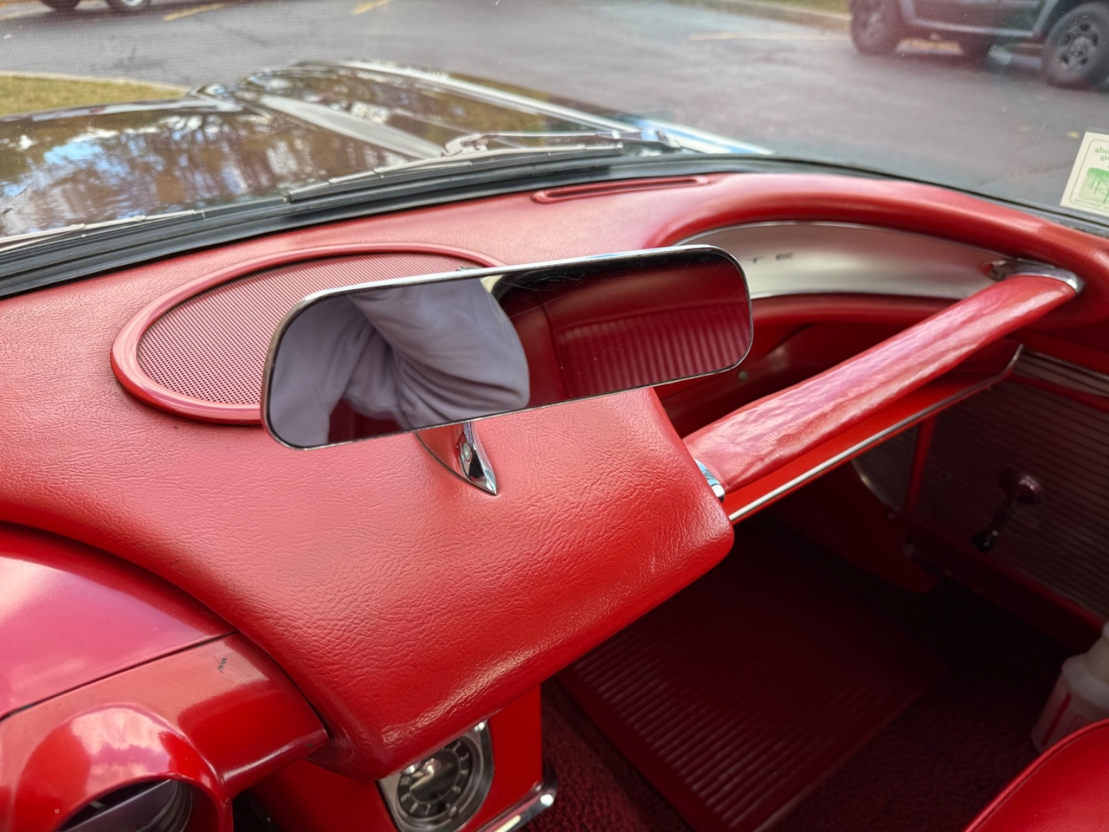Chevrolet-Corvette-1961-Convertible-31