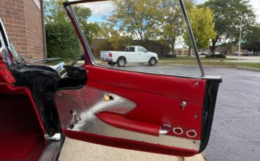 Chevrolet-Corvette-1961-Convertible-32