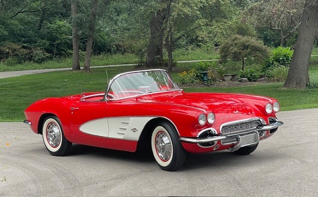 Chevrolet-Corvette-1961-Convertible-33