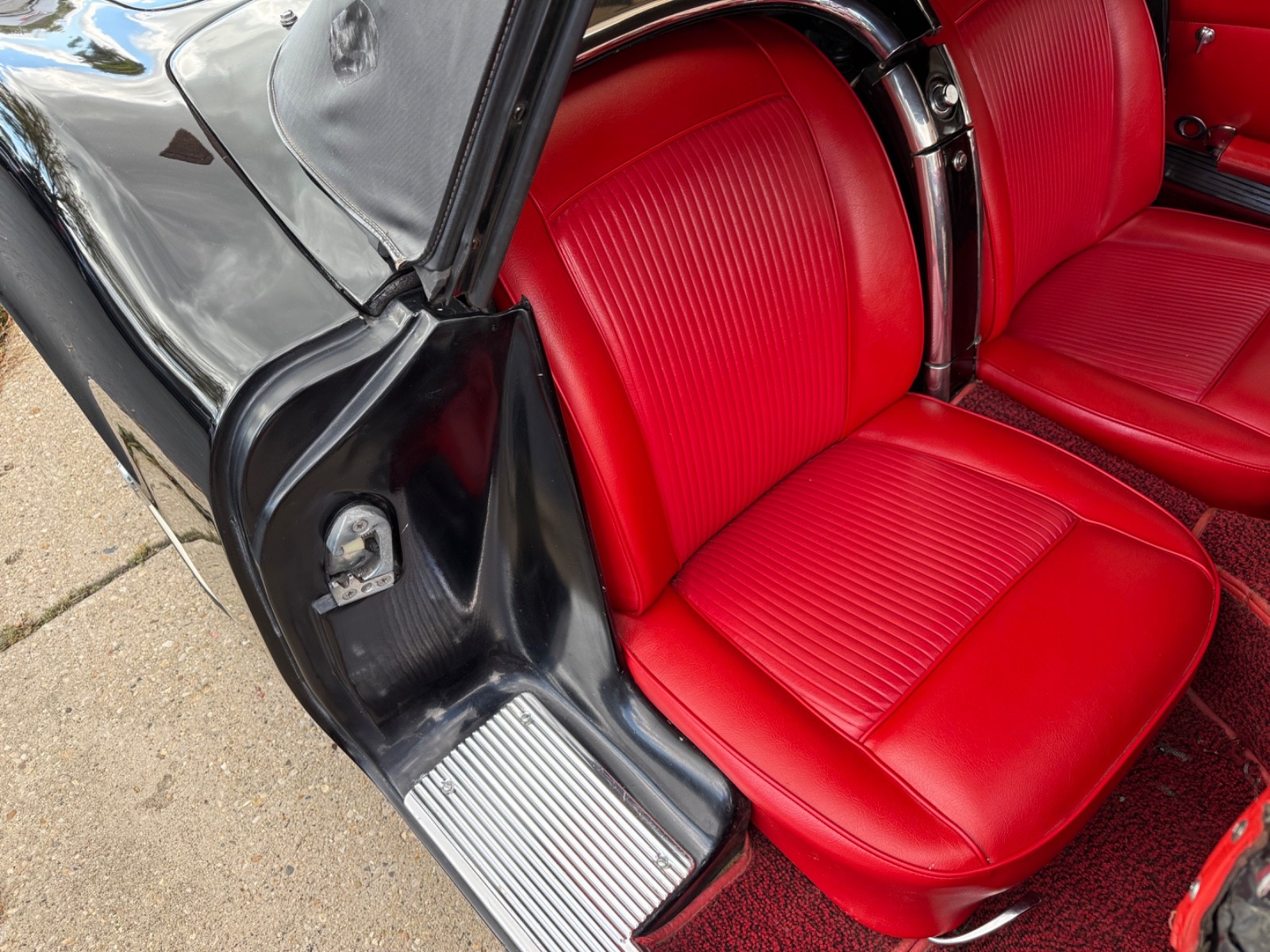 Chevrolet-Corvette-1961-Convertible-33