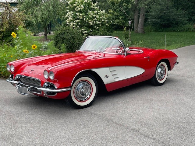 Chevrolet-Corvette-1961-Convertible-36