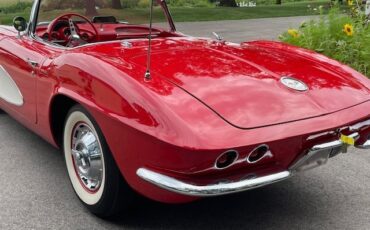 Chevrolet-Corvette-1961-Convertible-37