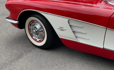 Chevrolet-Corvette-1961-Convertible-38