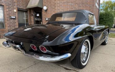 Chevrolet-Corvette-1961-Convertible-8