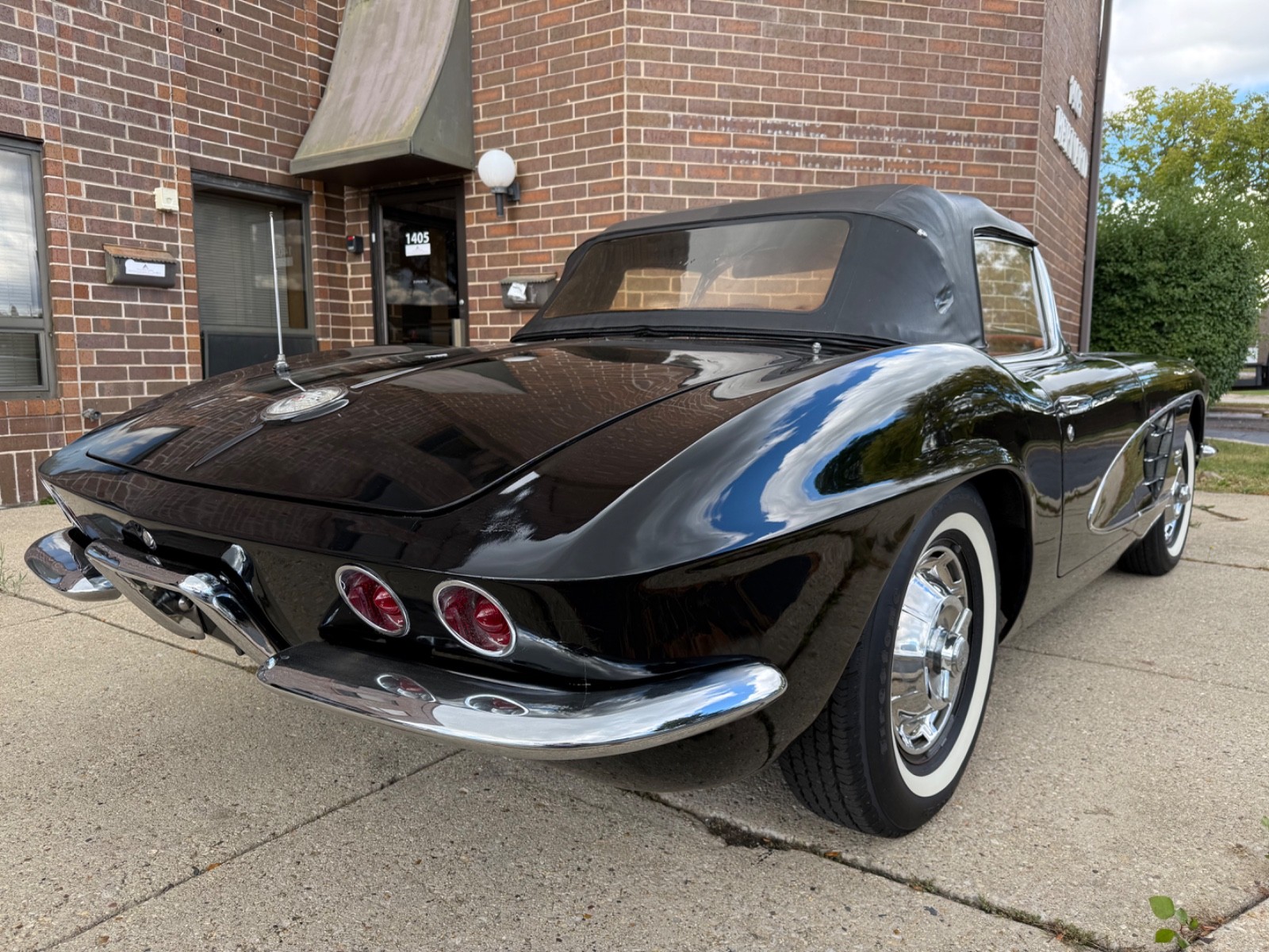 Chevrolet-Corvette-1961-Convertible-8