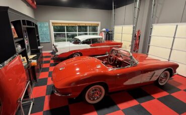 Chevrolet-Corvette-1961-Red-Red-1