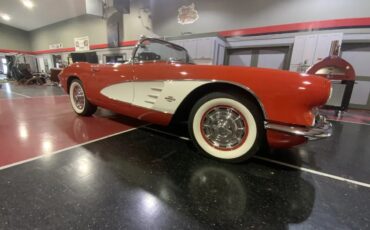 Chevrolet-Corvette-1961-Red-Red-14