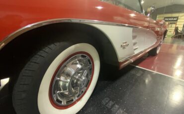Chevrolet-Corvette-1961-Red-Red-17