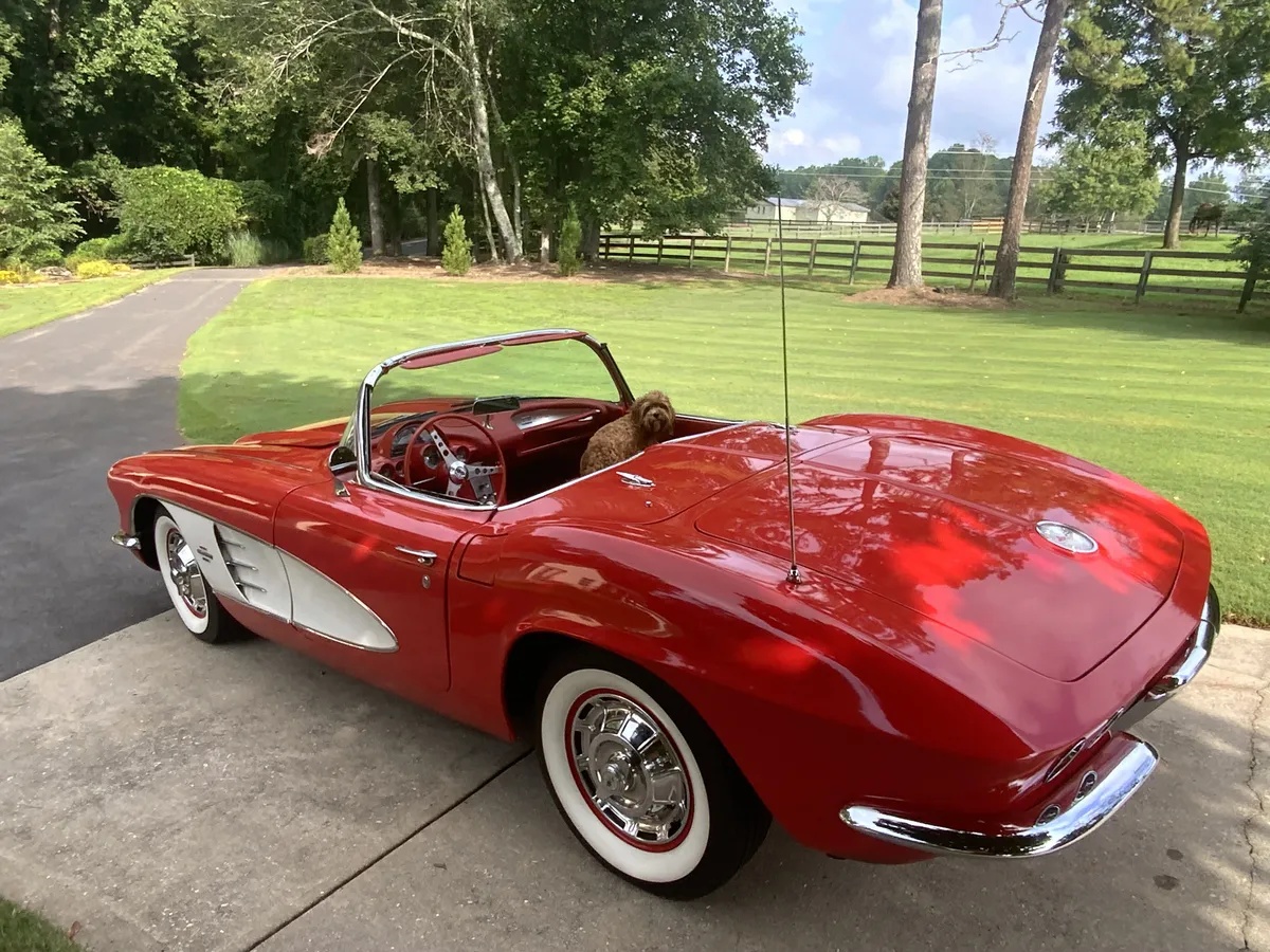 Chevrolet-Corvette-1961-Red-Red-5