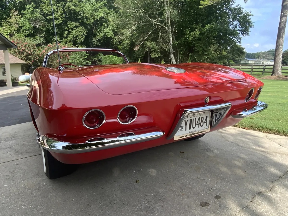 Chevrolet-Corvette-1961-Red-Red-6