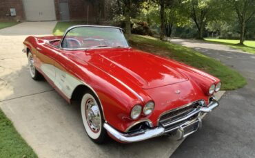 Chevrolet-Corvette-1961-Red-Red-7