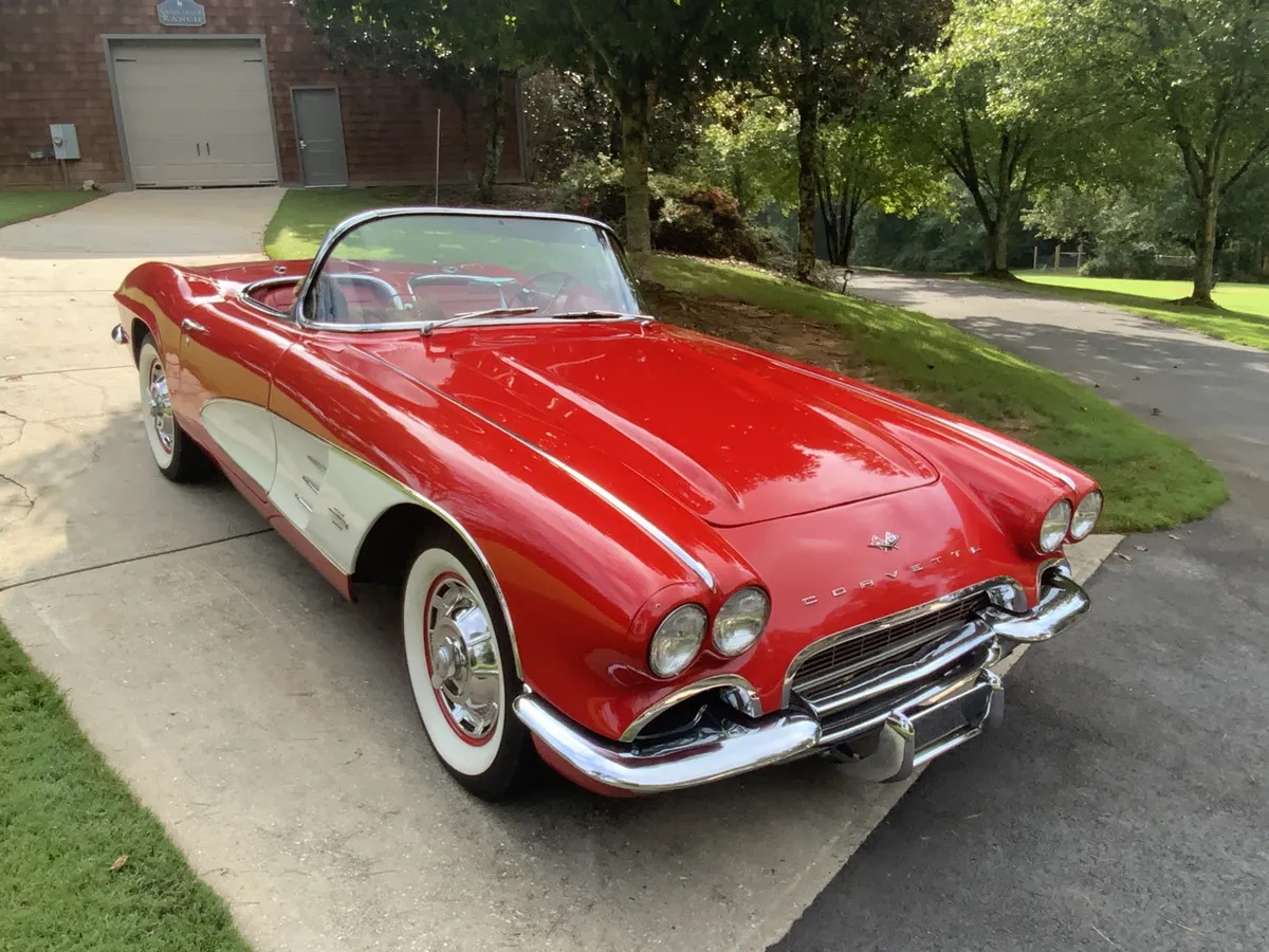 Chevrolet-Corvette-1961-Red-Red-7