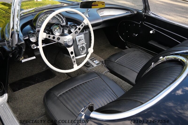 Chevrolet-Corvette-1962-12