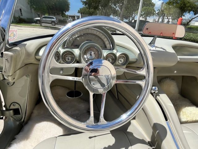 Chevrolet-Corvette-1962-Convertible-10