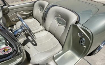 Chevrolet-Corvette-1962-Convertible-11