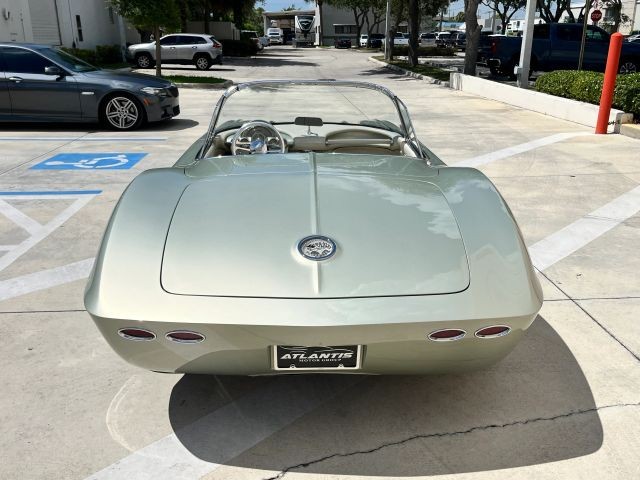 Chevrolet-Corvette-1962-Convertible-5