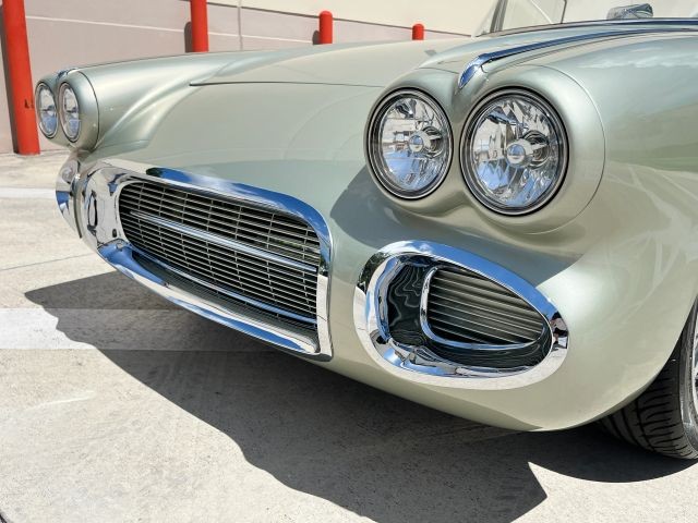 Chevrolet-Corvette-1962-Convertible-8