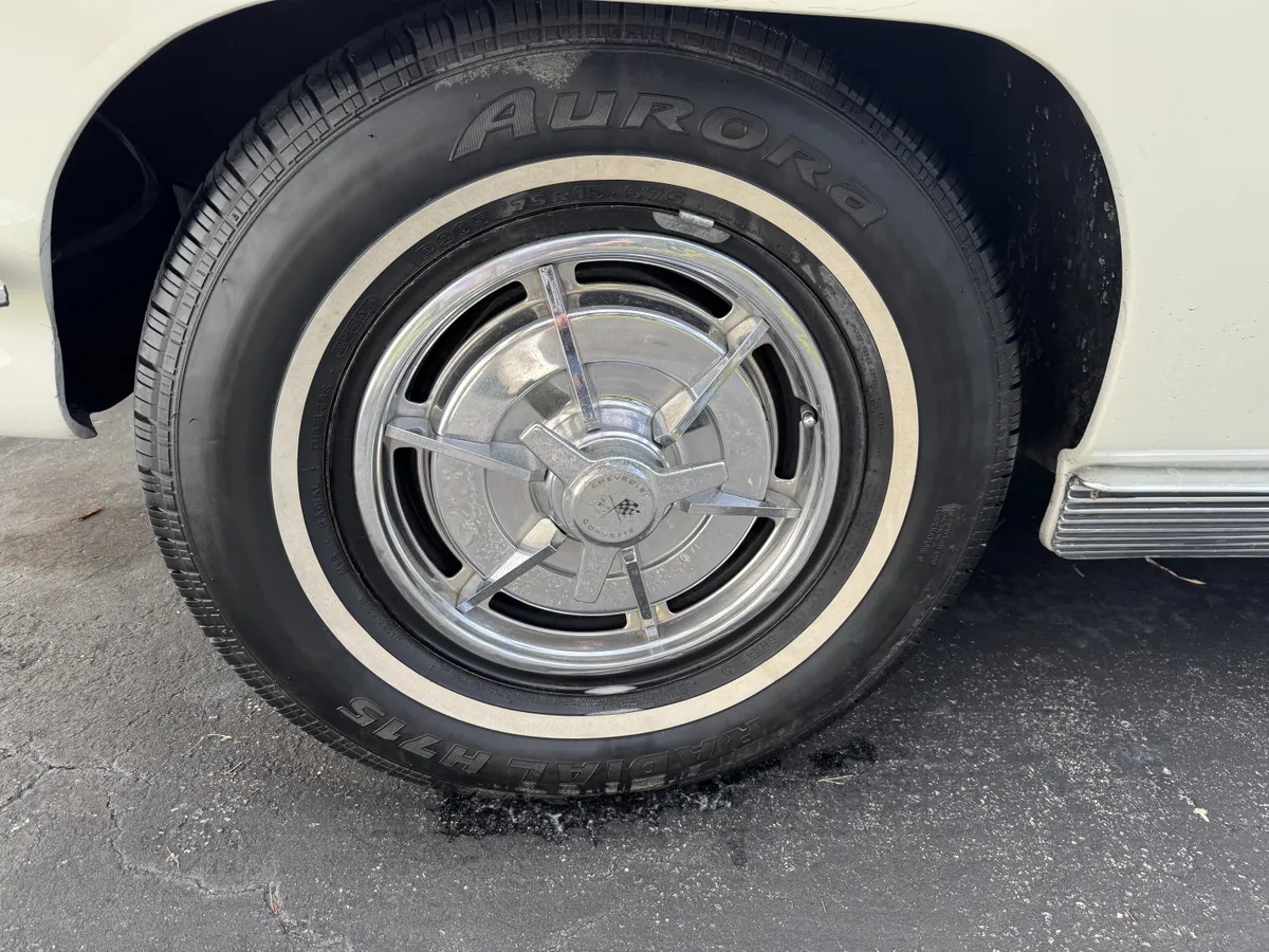 Chevrolet-Corvette-1963-10