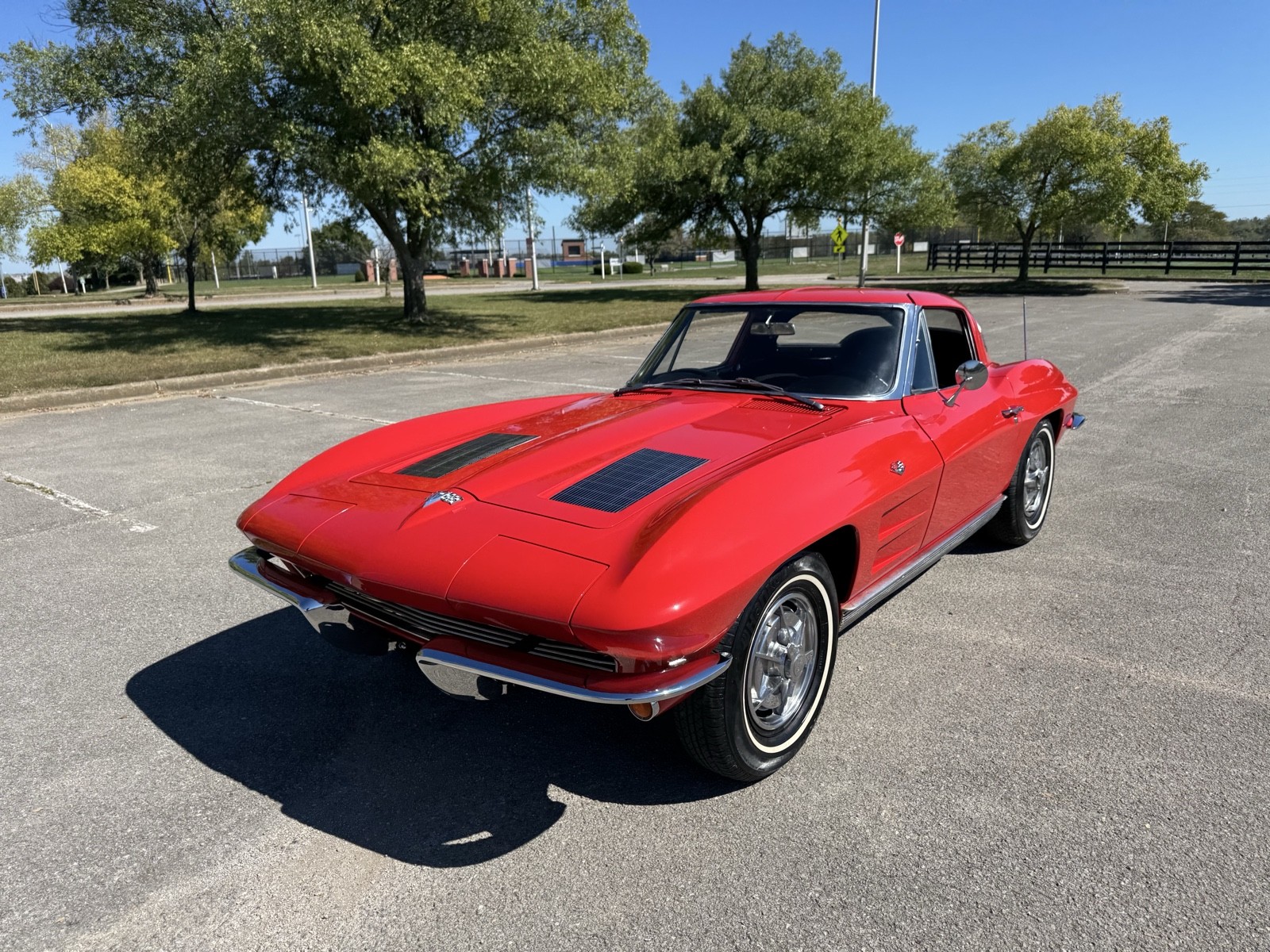 Chevrolet-Corvette-1963-11