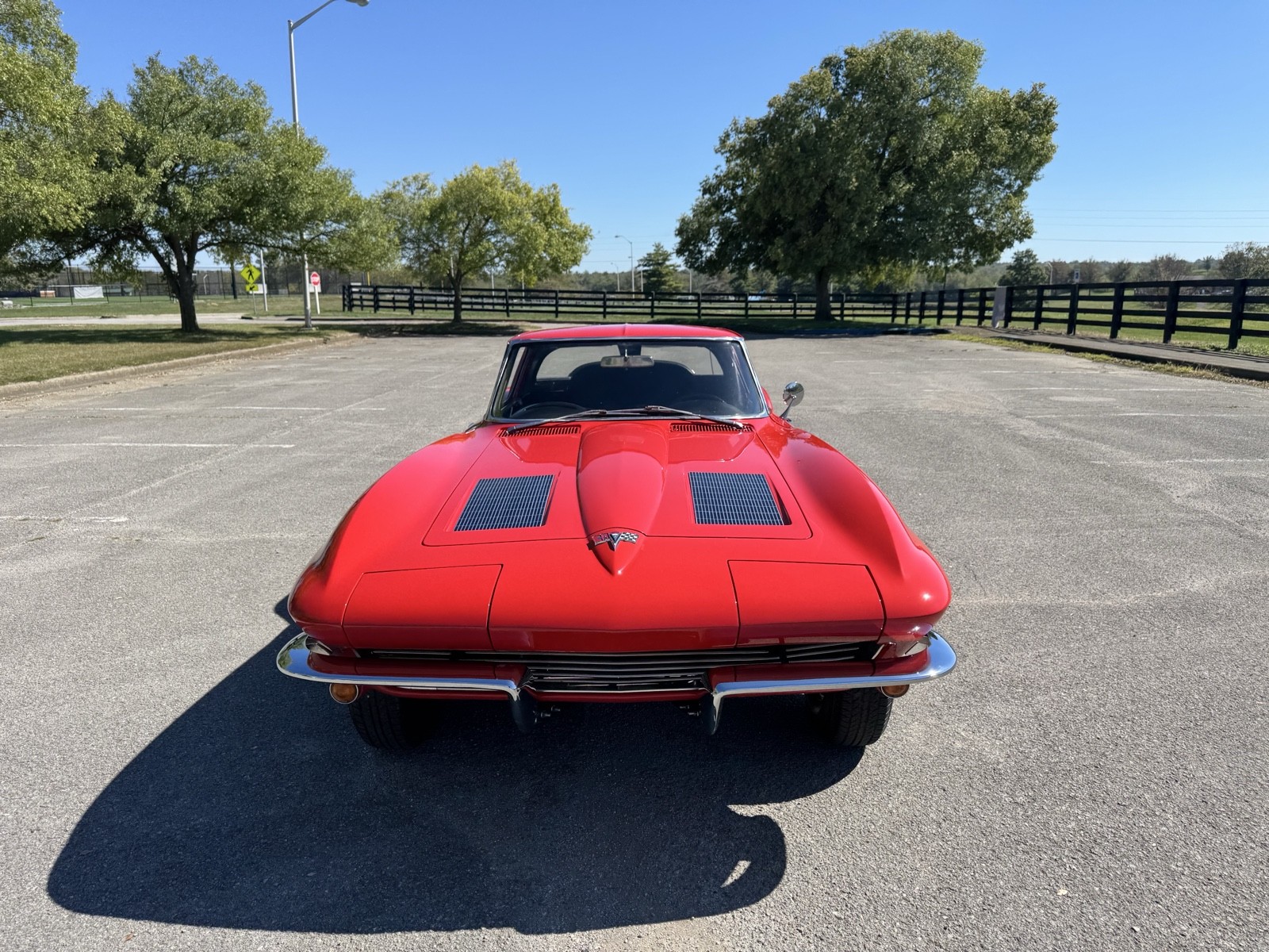 Chevrolet-Corvette-1963-12