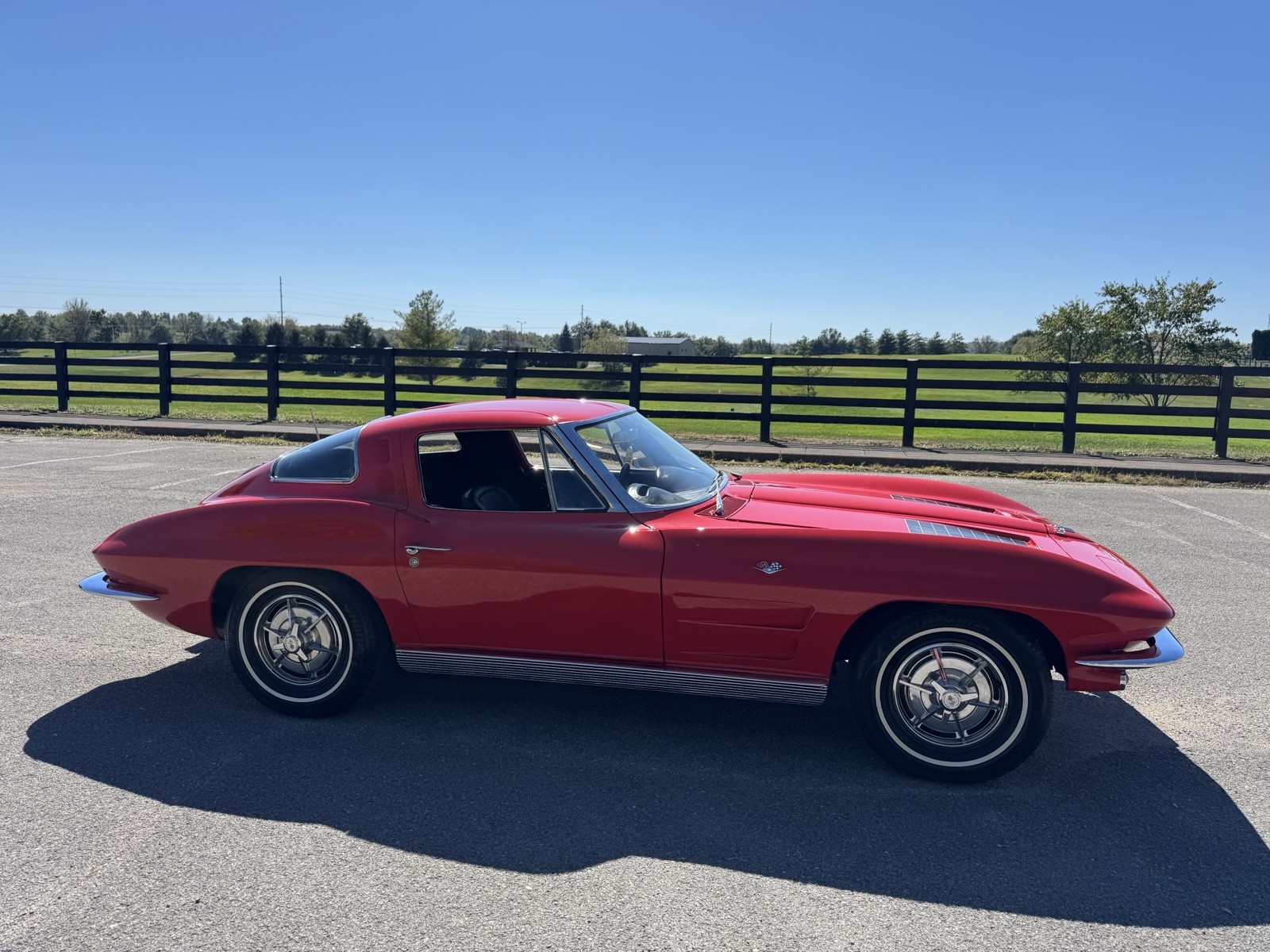 Chevrolet-Corvette-1963-16