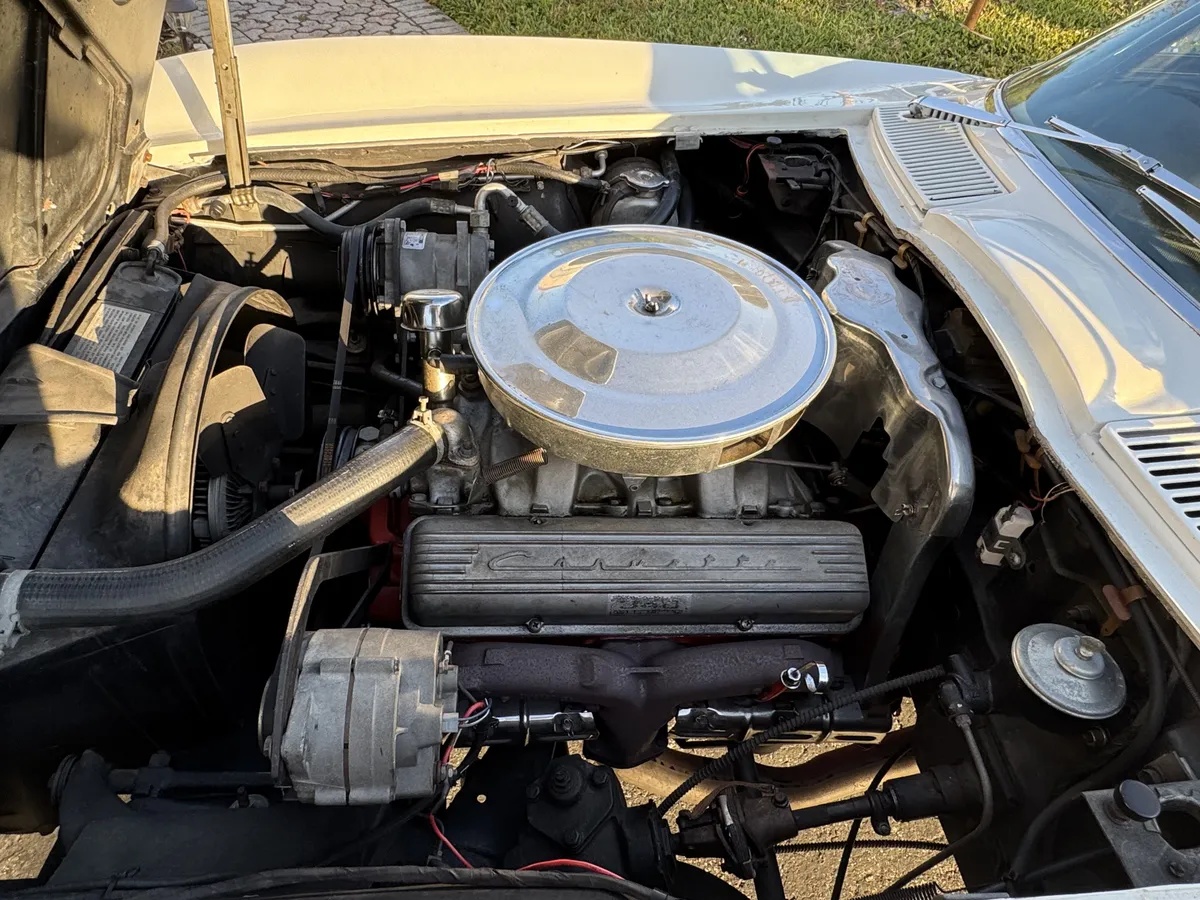 Chevrolet-Corvette-1963-17