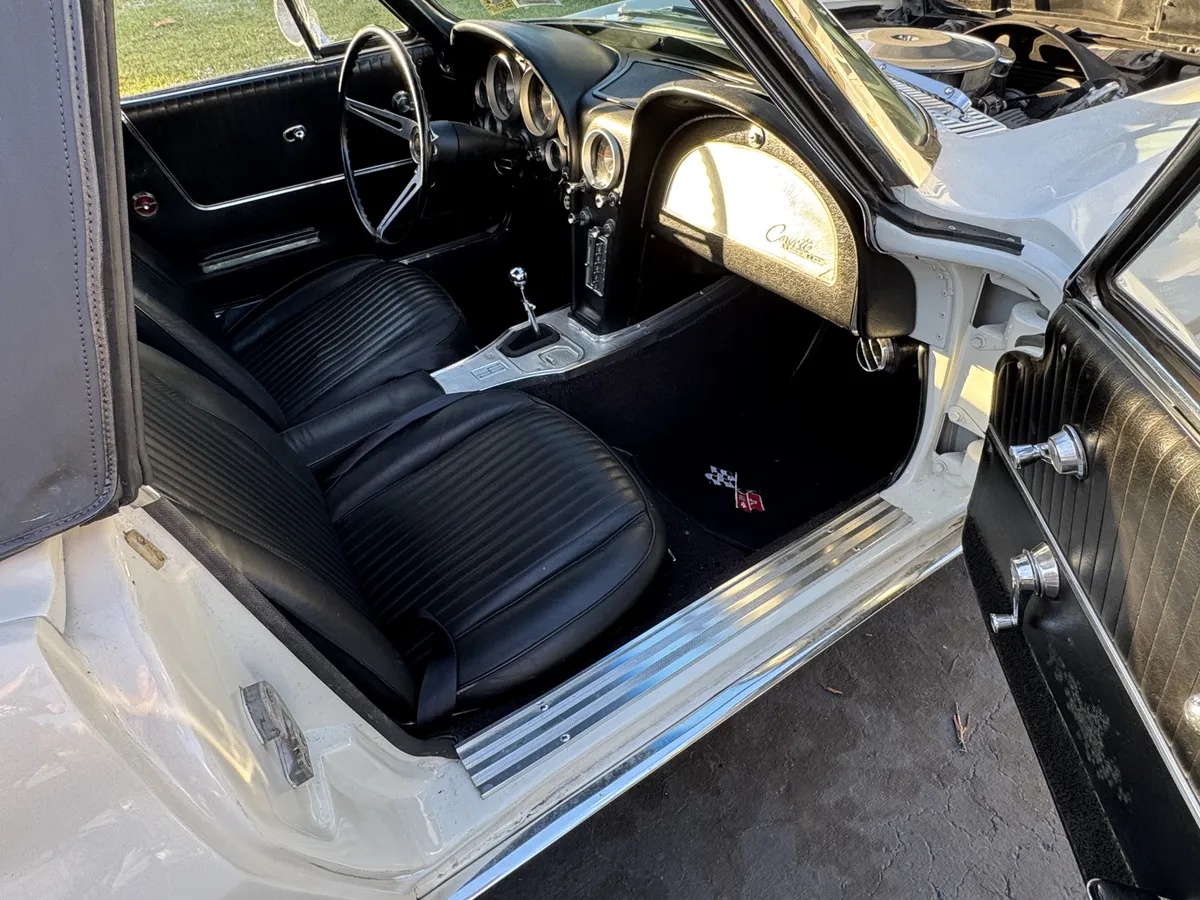 Chevrolet-Corvette-1963-18