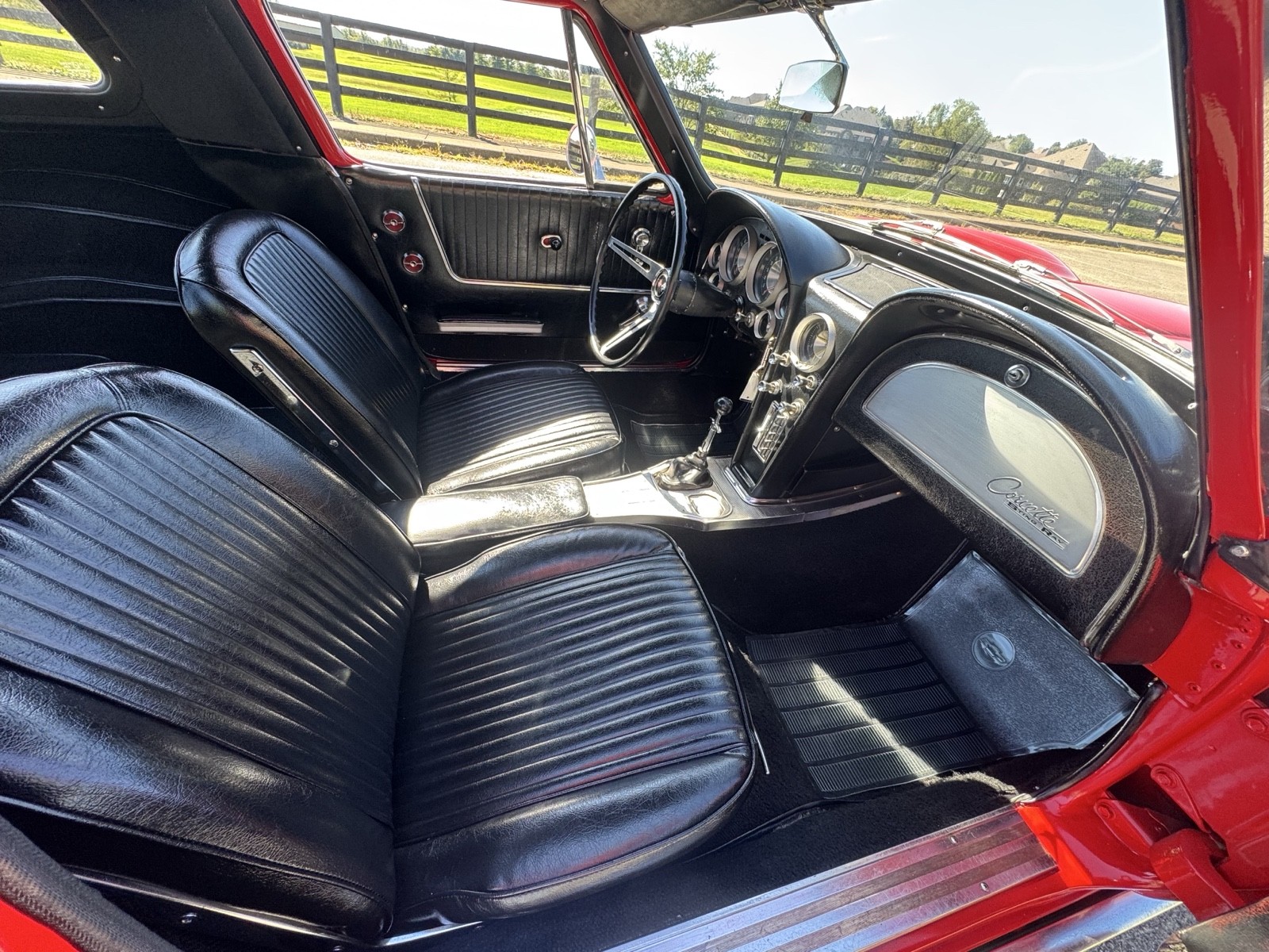 Chevrolet-Corvette-1963-26