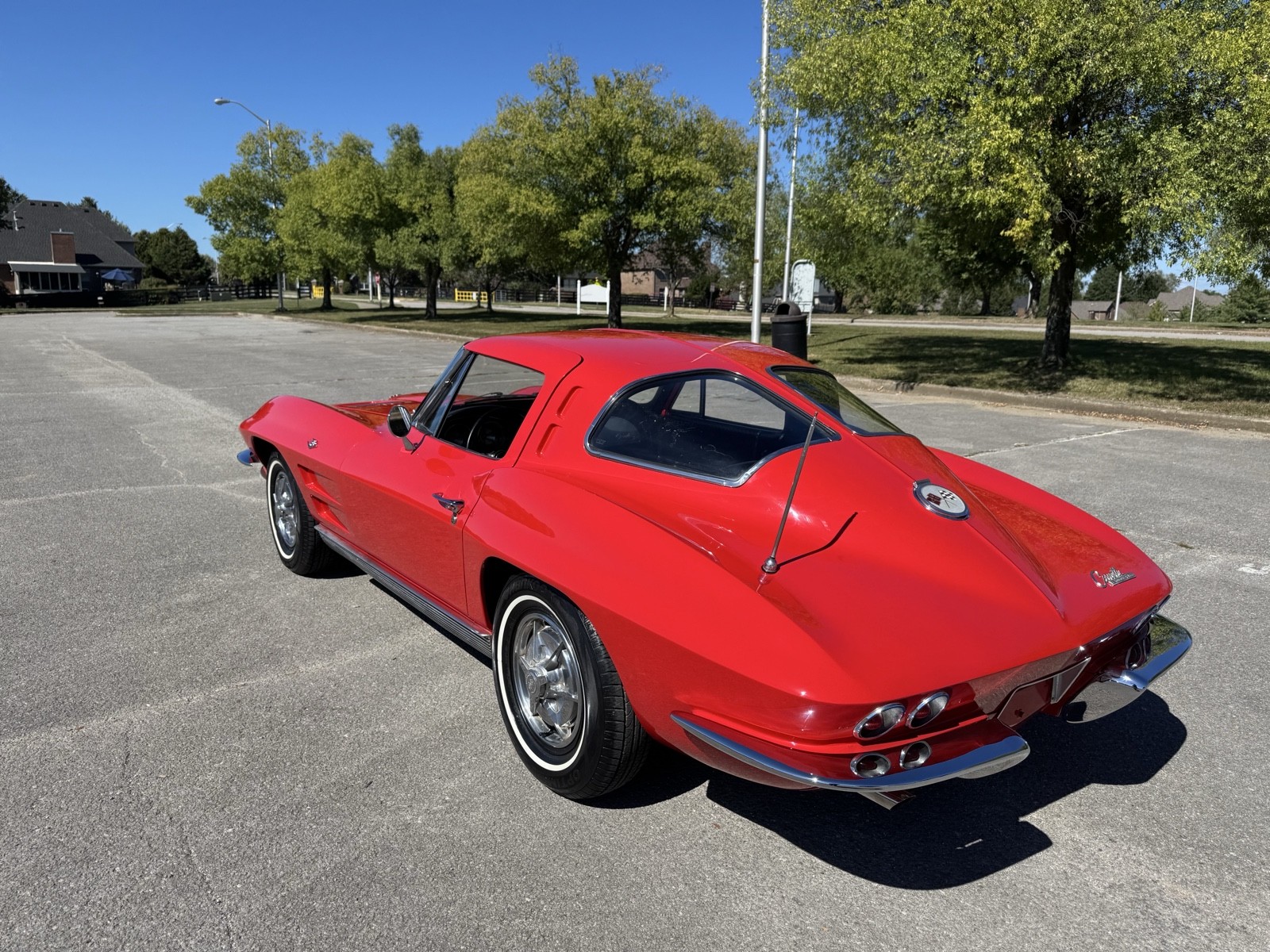 Chevrolet-Corvette-1963-3