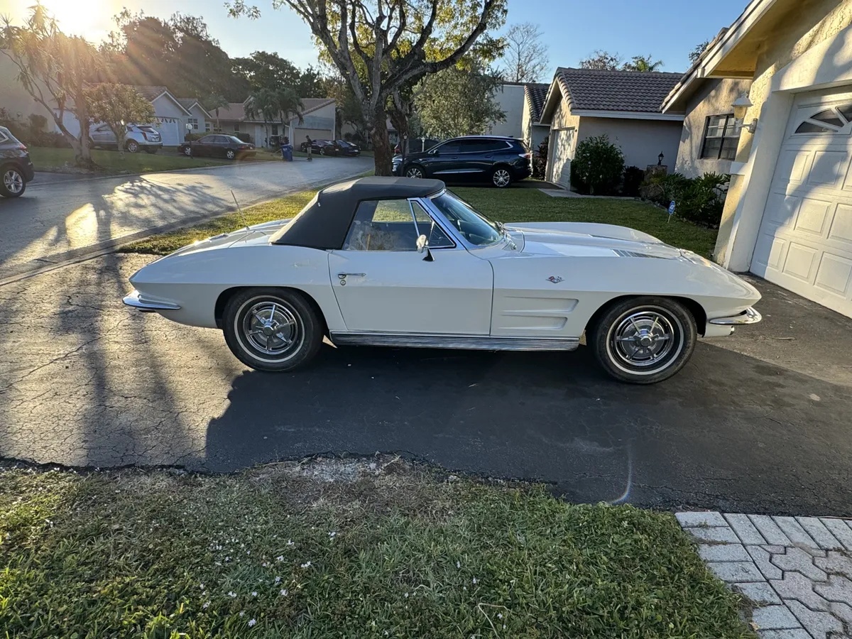 Chevrolet-Corvette-1963-3